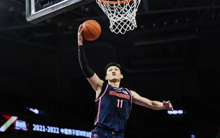 深圳男篮训练开放日，关键时刻回应争议引欢呼，CBA常规赛在即，赛程密集仍需轮换-开云体育入口