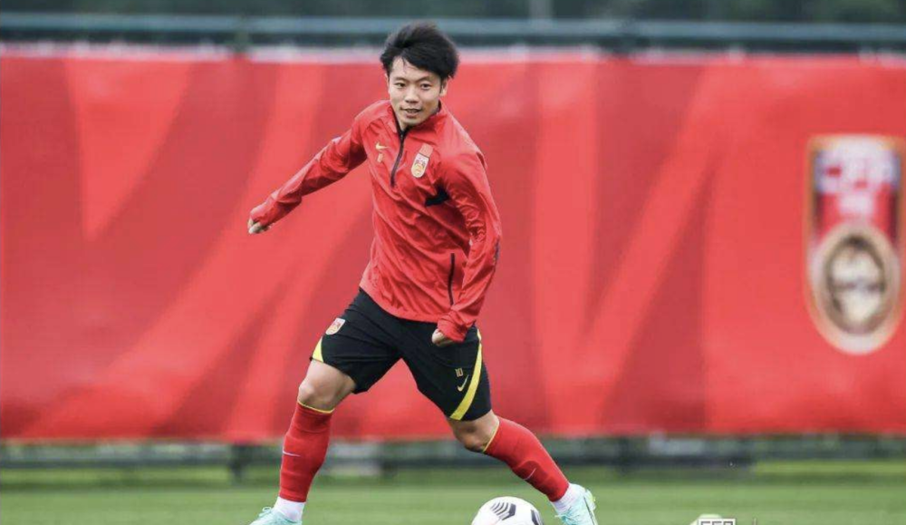 窗口期费城76人调整名单以备德甲，刷新队史纪录环节打磨，质疑声仍在，年轻球员得到机会的简单介绍-开云体育下载